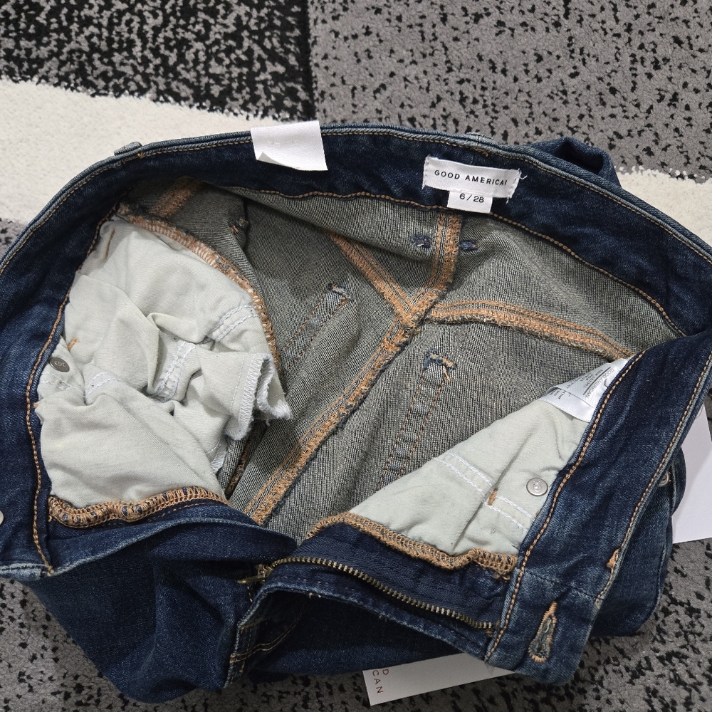 Good American Good Legs Skinny Jeans, 6/28, NWT - Picture 14 of 14